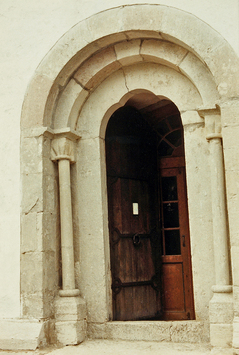 Vorschaubild Lojsta, Pfarrkirche, Turmportal